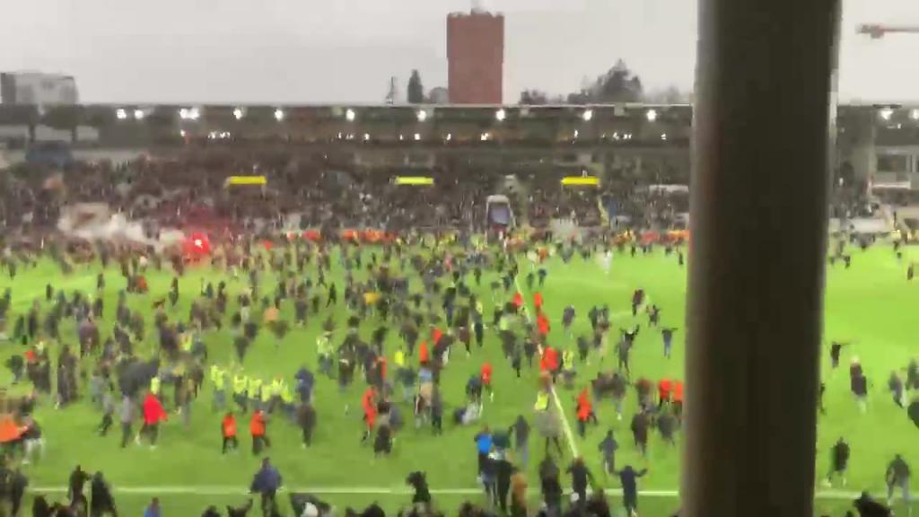 Glädjevrål efter slutsignal