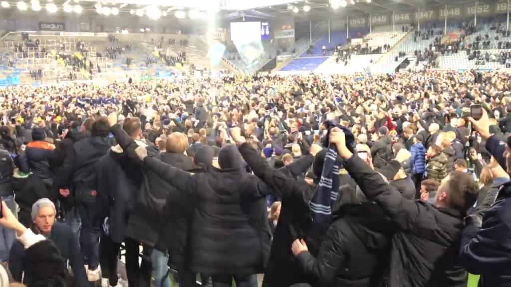 Segersång (Hey Jude) på innerplan